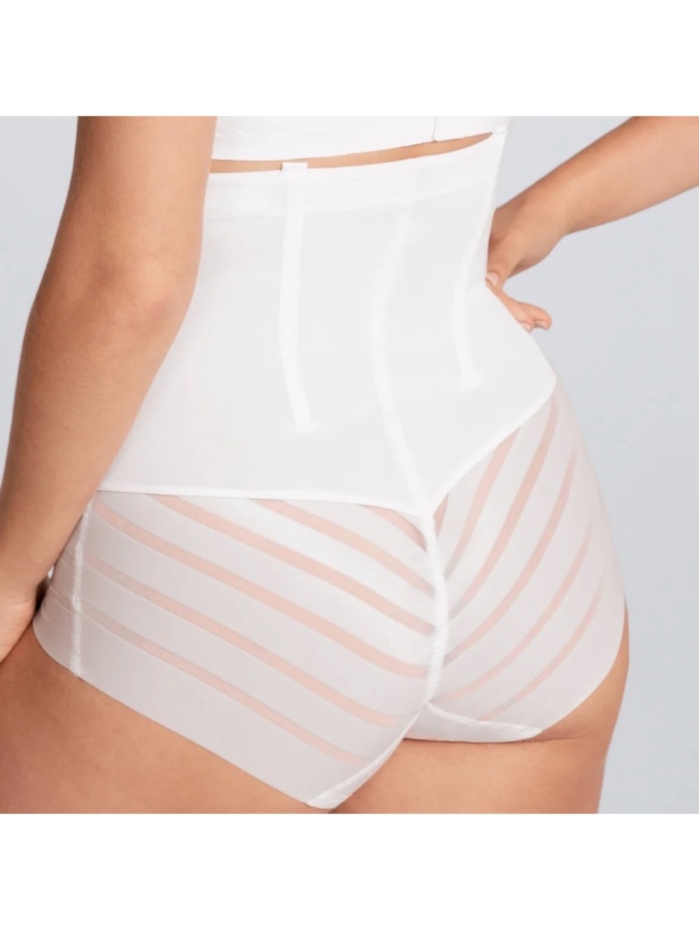 HONEYLOVE Queen Brief Shorts Shapewear in Astral White - Picture 3 of 9